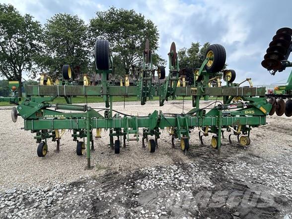 John Deere 845 Row crop cultivators