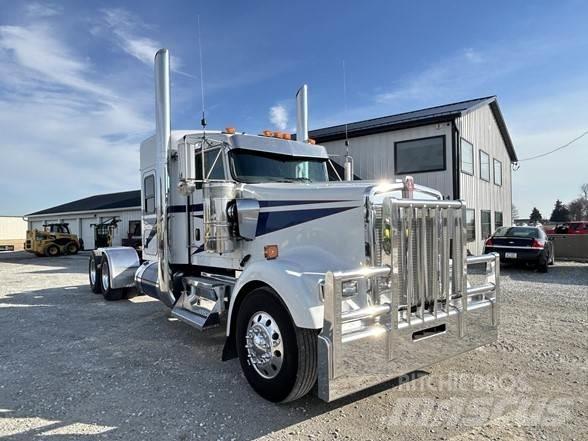 Kenworth W900L Tractor Units