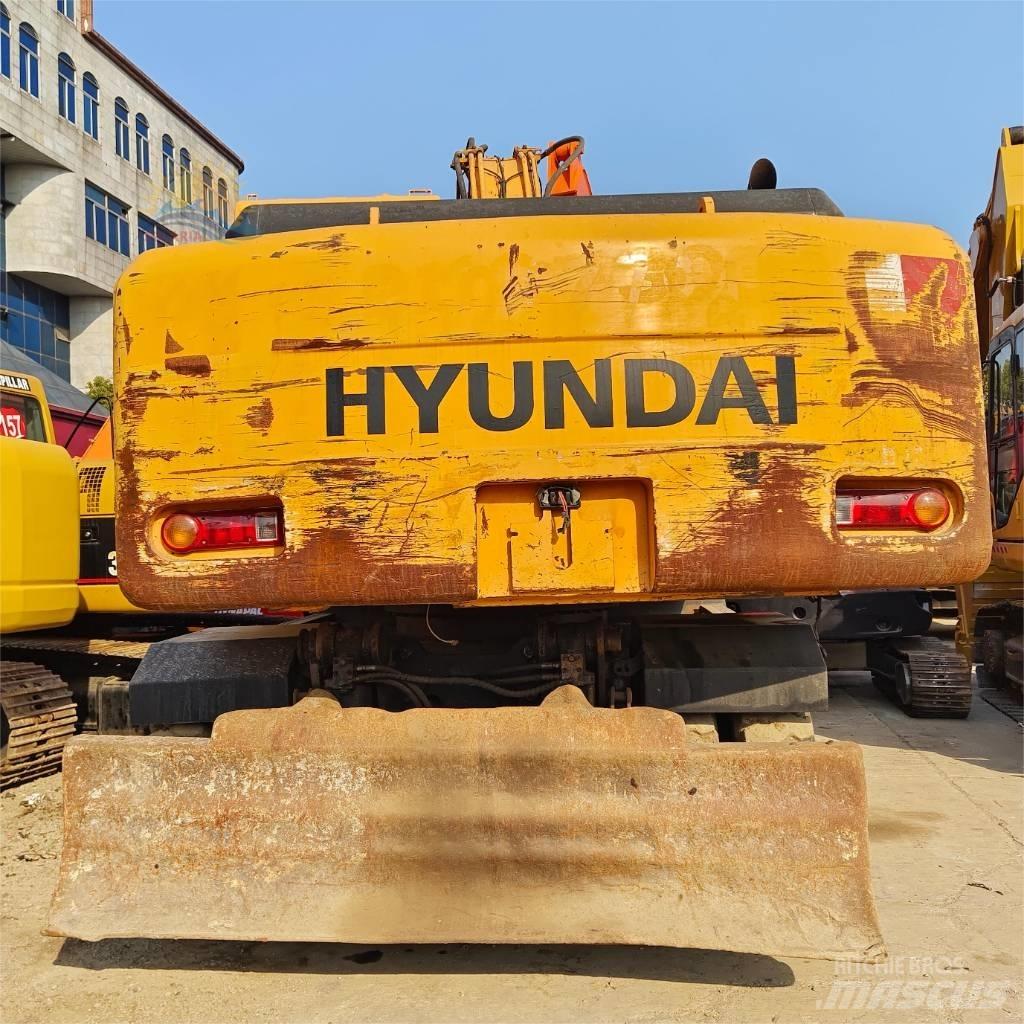 Hyundai R210W-7 Wheeled excavators