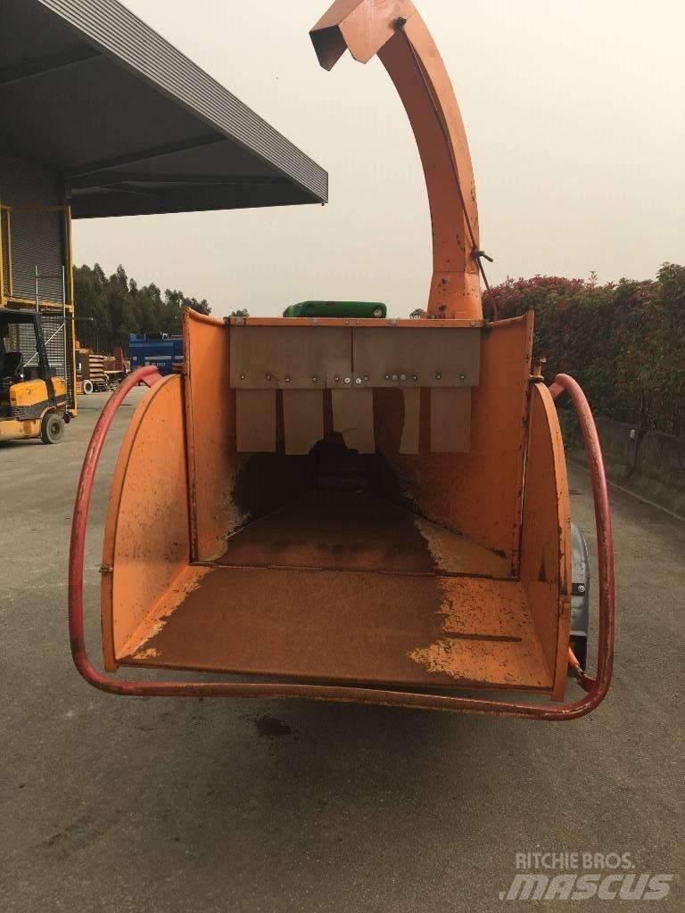 Jensen A425. Di Forestry mulchers