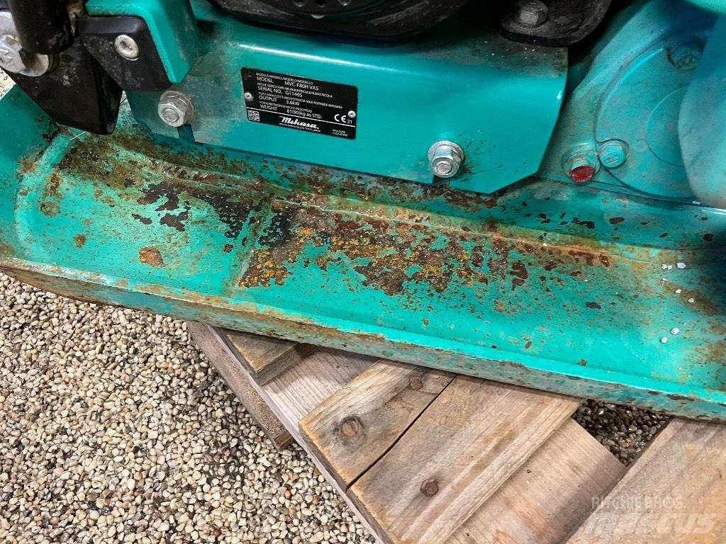 Mikasa MVC F80 Plate compactors