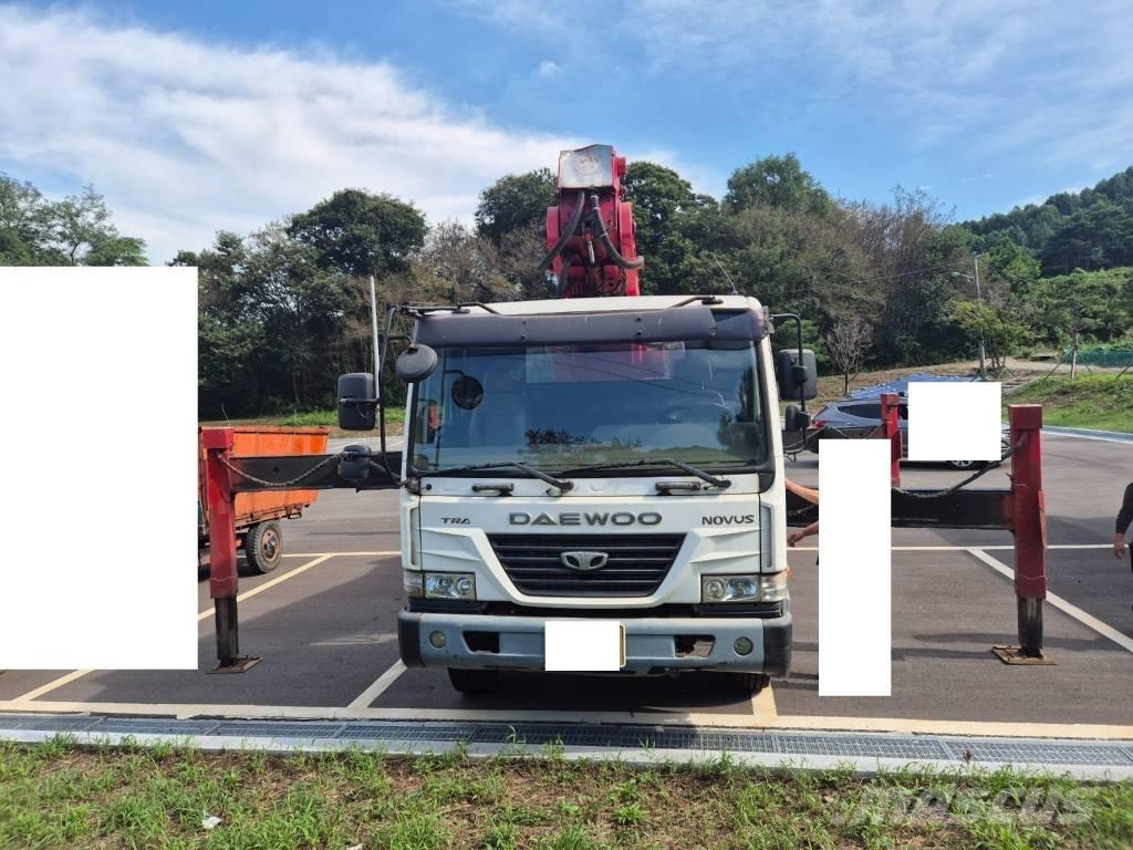 Horyong SKY450 Truck & Van mounted aerial platforms
