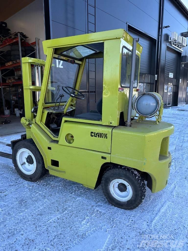 Clark C500Y-55 LPG trucks