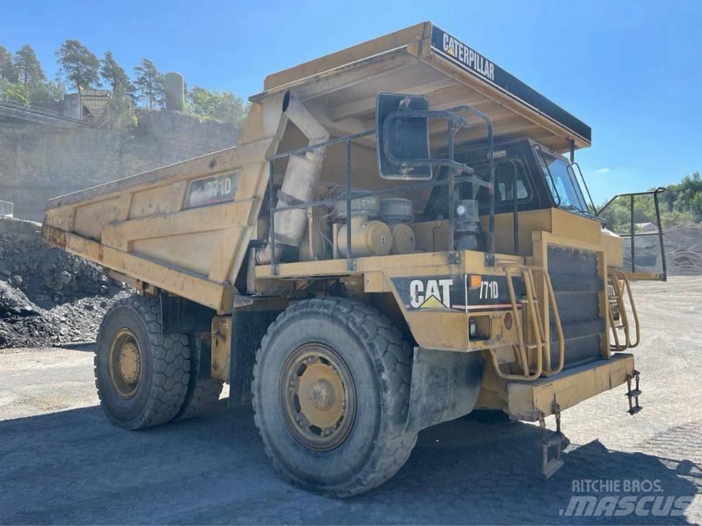 CAT 771D Rigid dump trucks