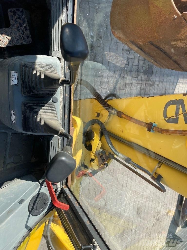 New Holland LB 110 Backhoe loaders