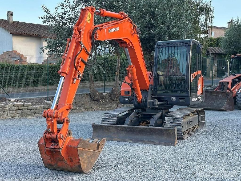 Doosan SOLAR 75V Midi excavators  7t - 12t