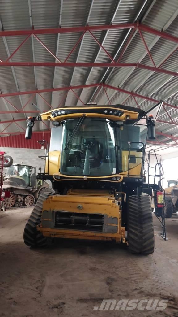 New Holland CR 9.90 Combine harvesters