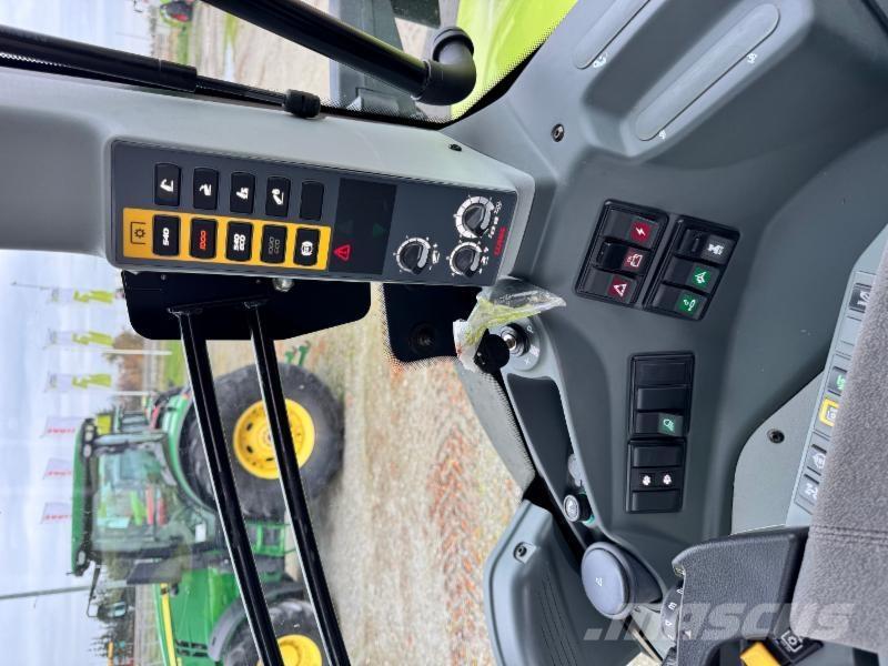 CLAAS AXION 850 Tractors