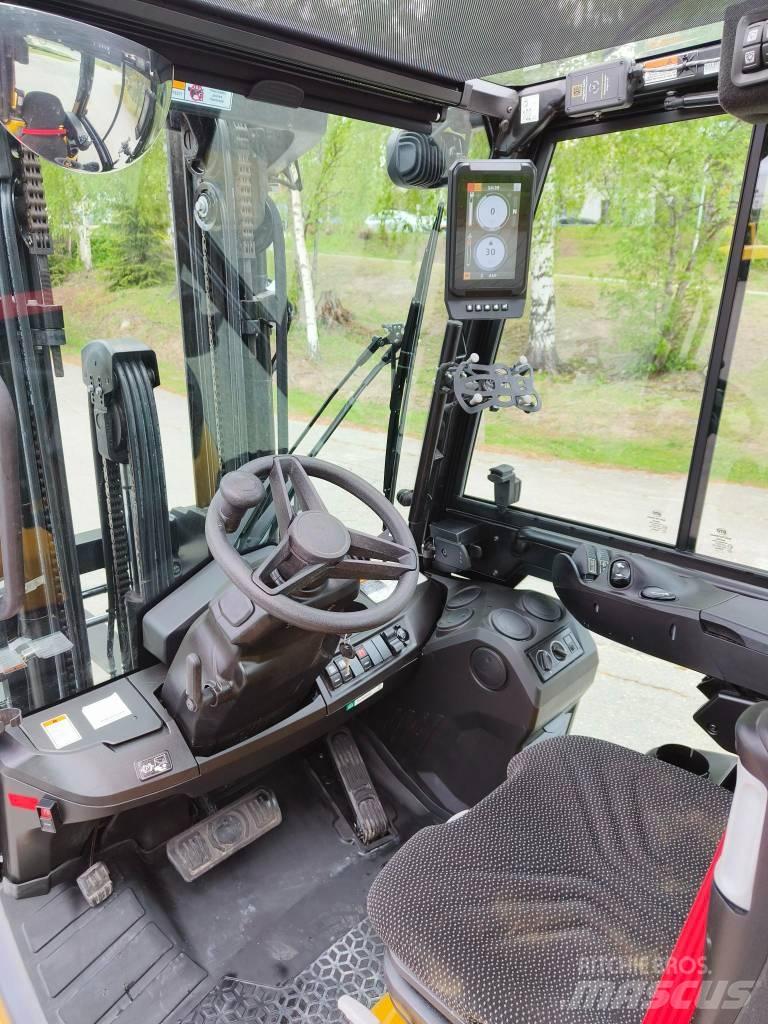 Yale GDP 3.0 N Diesel trucks