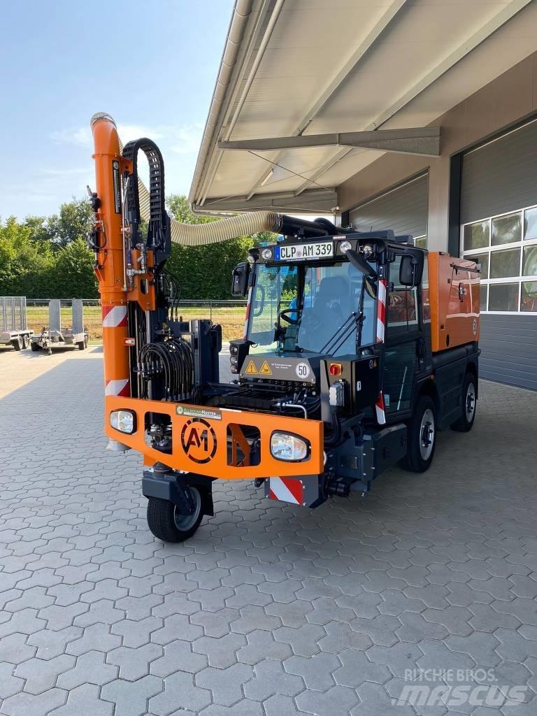 Schmidt Swingo 200 Sweeper trucks