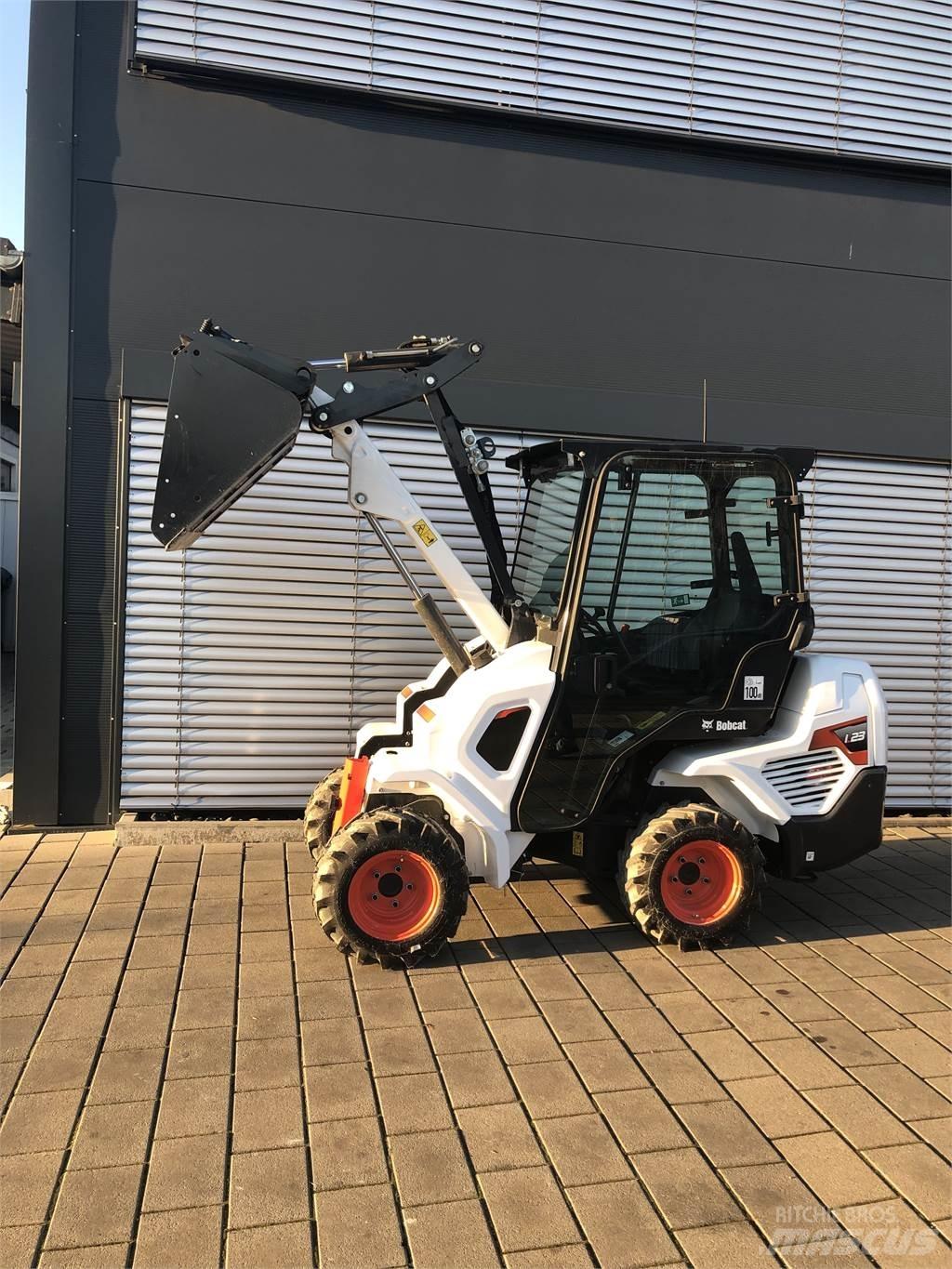  L23 Backhoe loaders