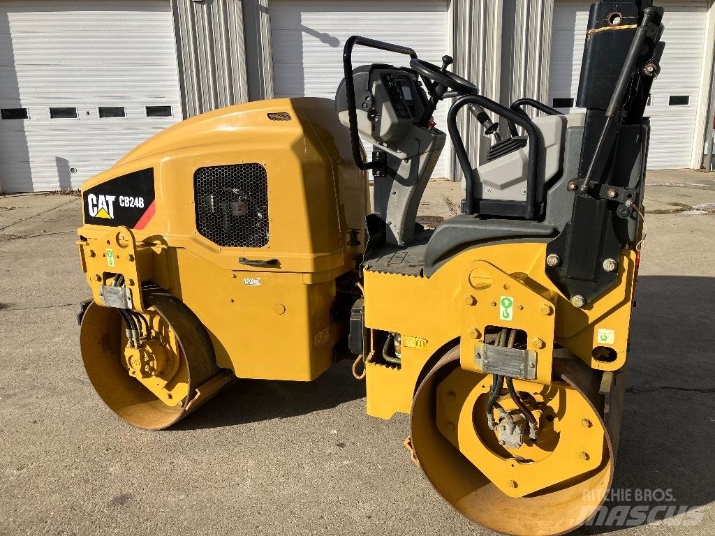 CAT CB 24 B Twin drum rollers