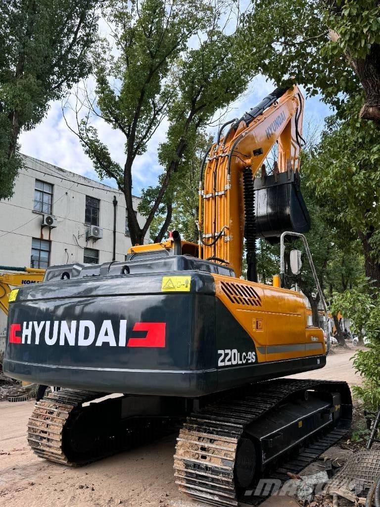 Hyundai 220LC-9S Midi excavators  7t - 12t