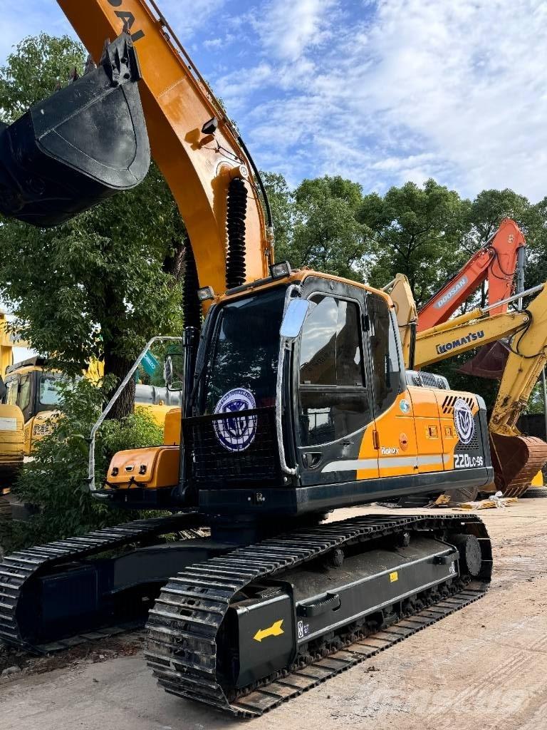 Hyundai 220LC-9S Midi excavators  7t - 12t