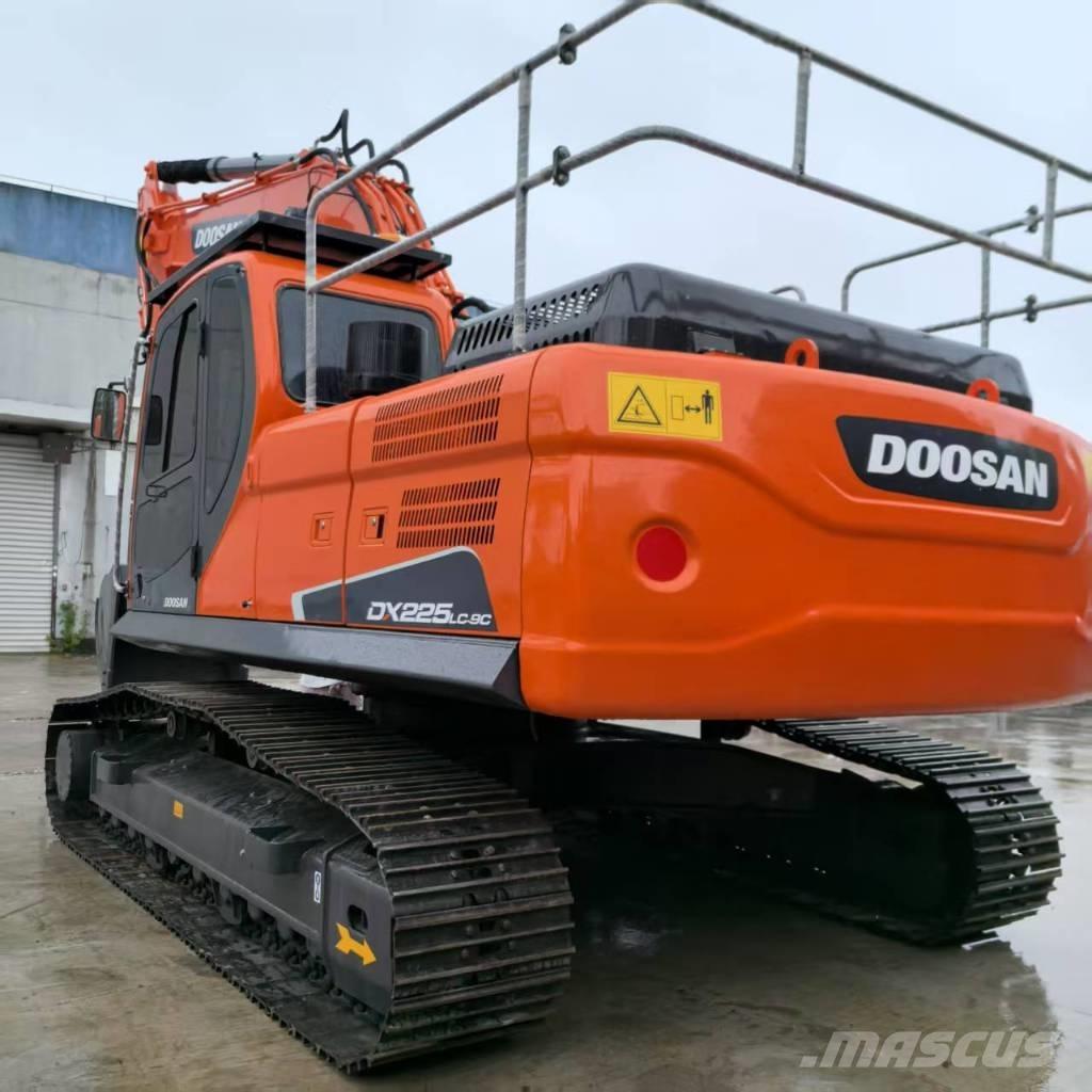 Doosan DX 225 LCA Crawler excavators