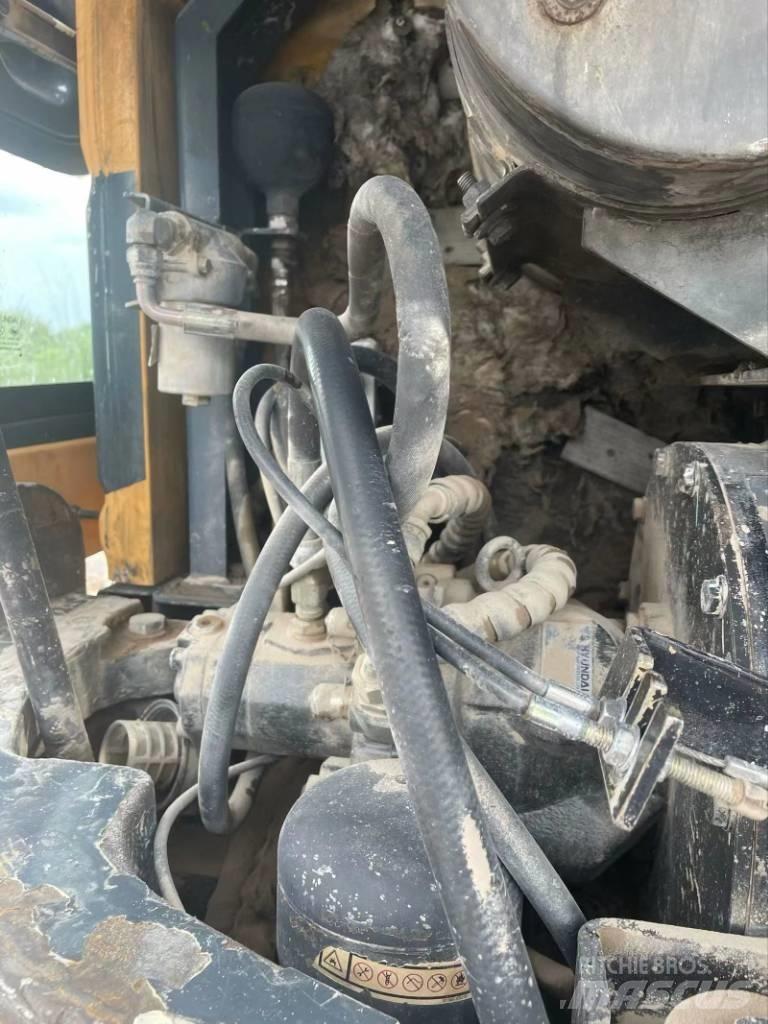 Hyundai 60 W VS Crawler excavators