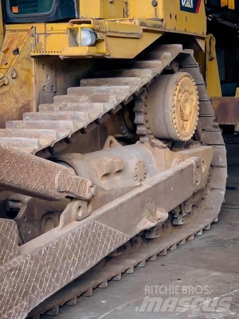 CAT D 9 T Crawler dozers