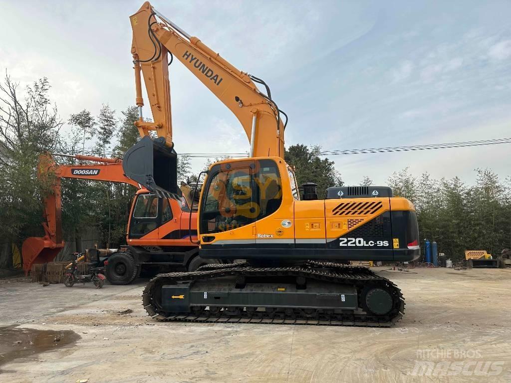 Hyundai R220 Crawler excavators