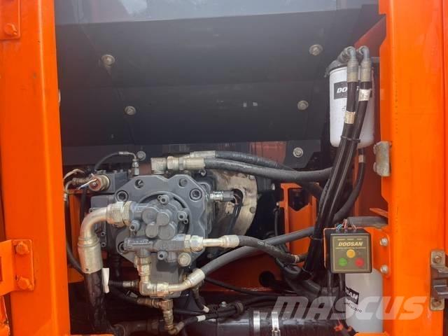 Doosan DX 140 LC-3 Crawler excavators