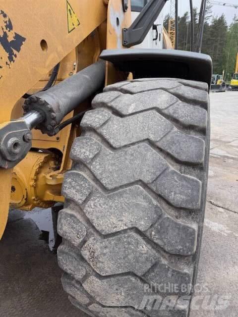 Liebherr L 566 Wheel loaders