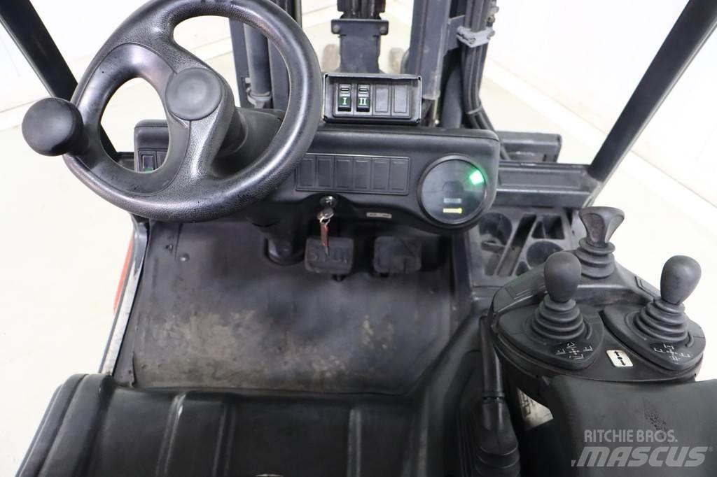 Linde E30-02 Electric forklift trucks