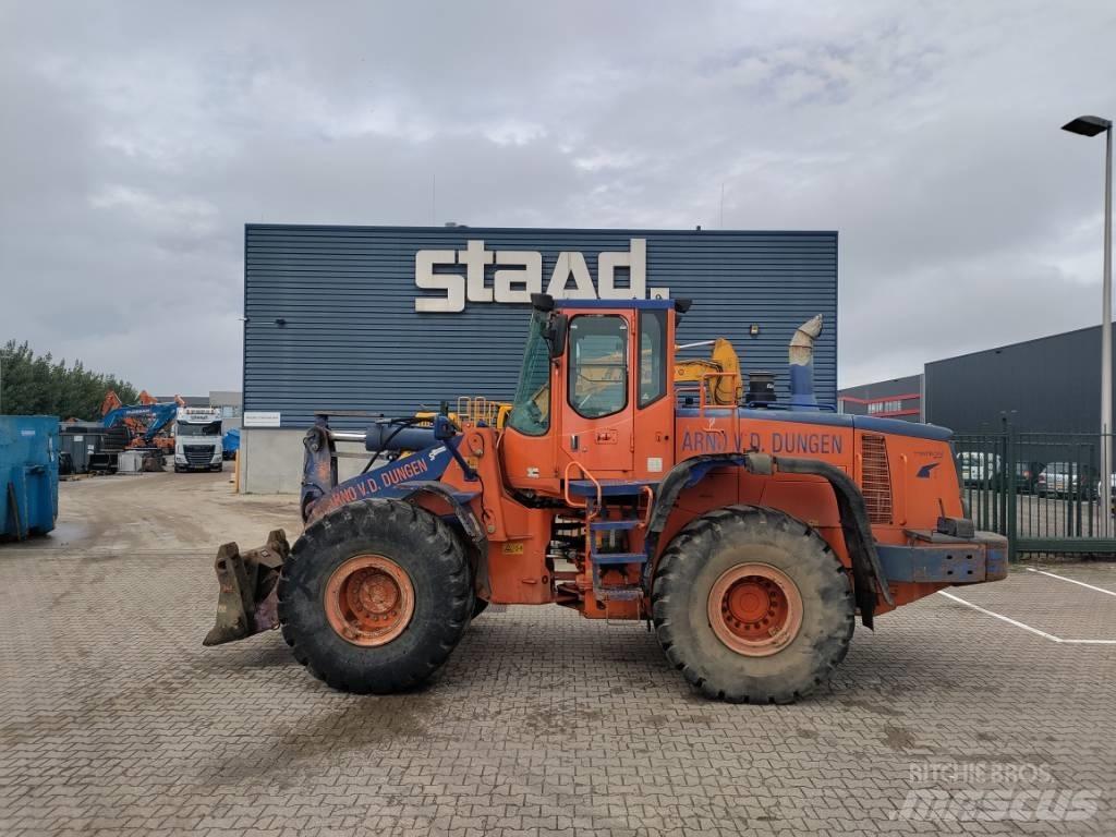 DEVELON DL300-5 Front loaders and diggers