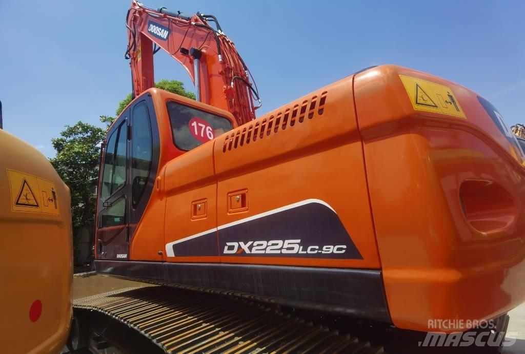 Doosan 225lc-9s Crawler excavators