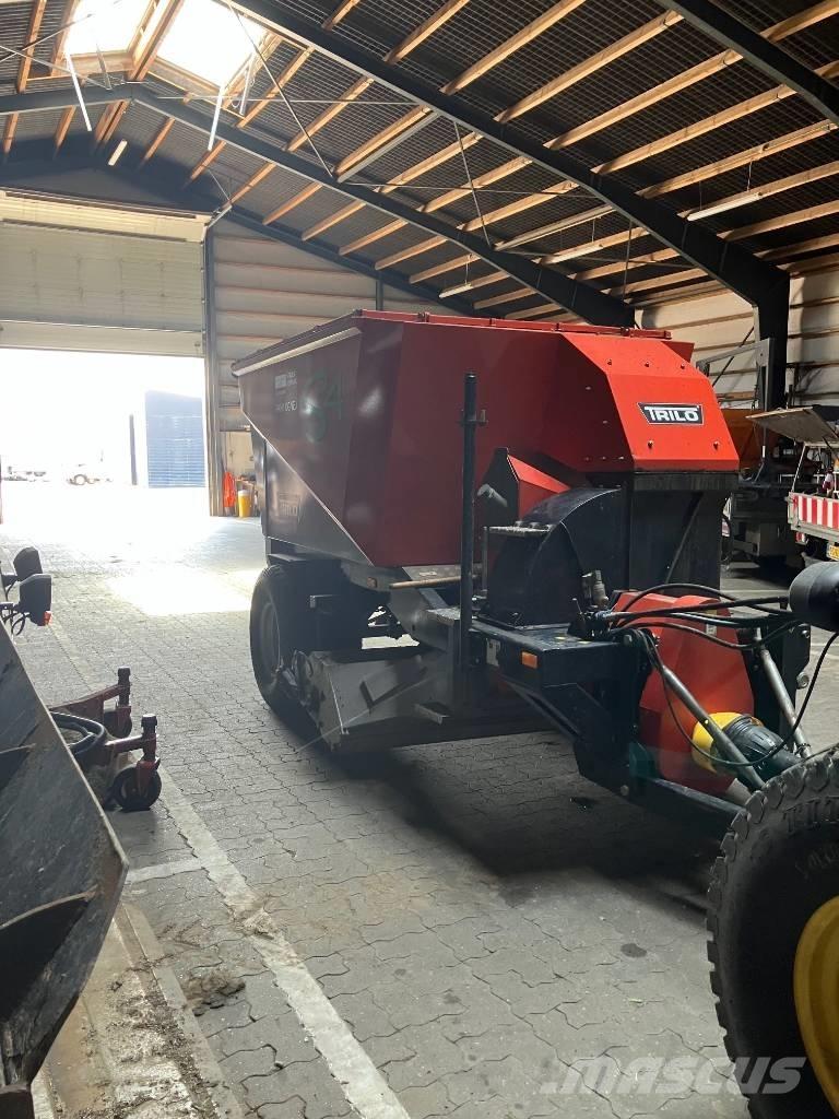 Trilo S4 Aerators and dethatchers