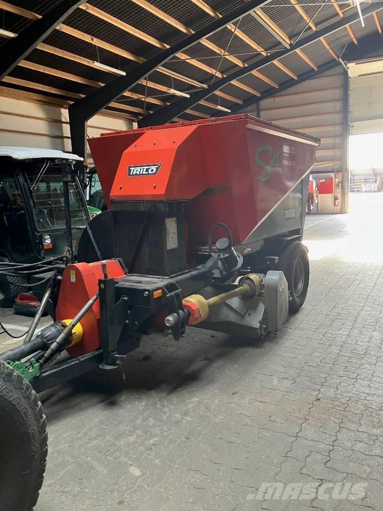 Trilo S4 Aerators and dethatchers