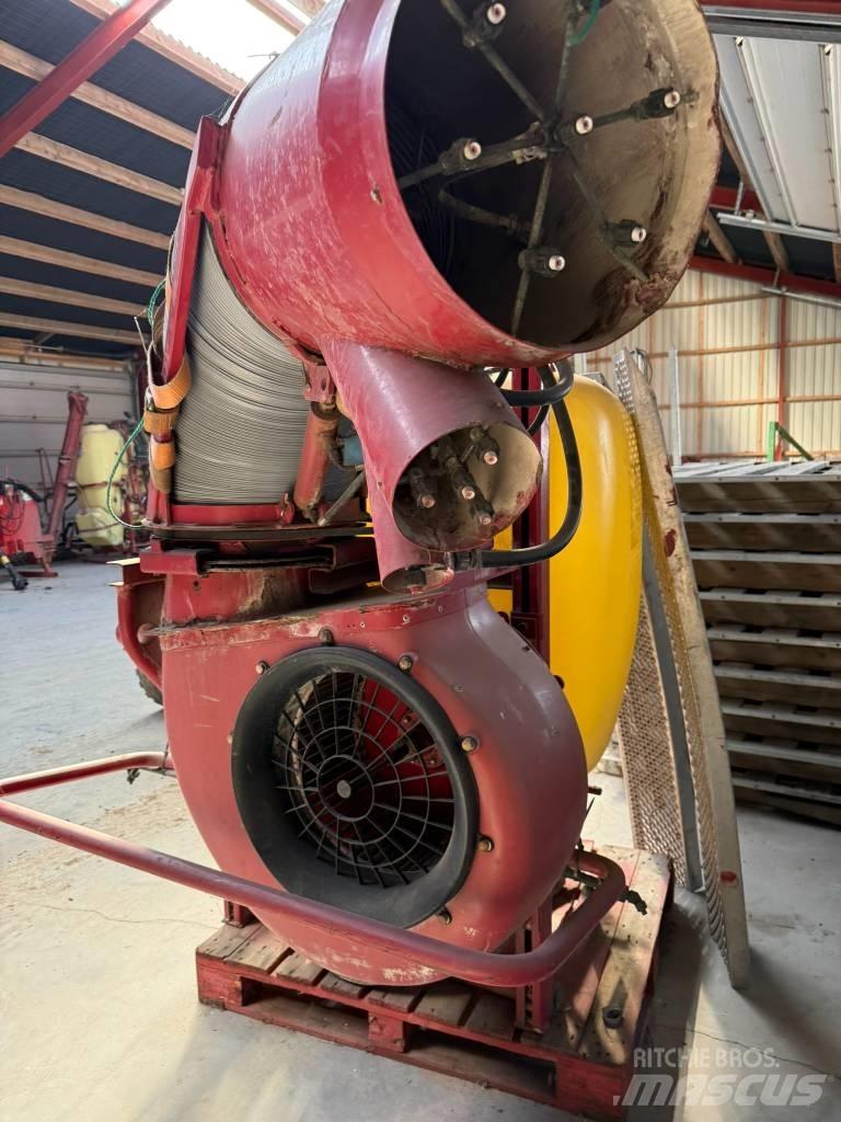Hardi 600 SVCO Mounted sprayers
