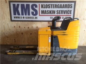 Jungheinrich ERE225 Low lifter with platform