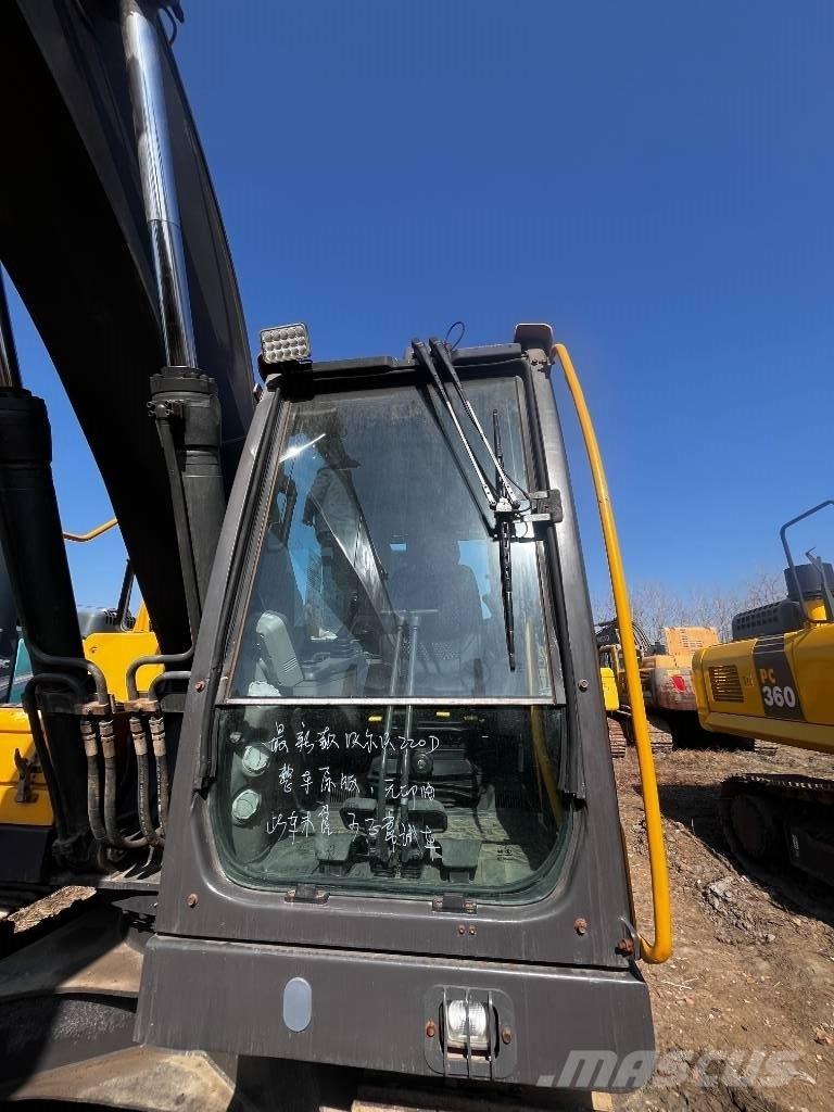 Volvo EC 220 Crawler excavators