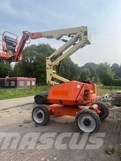 JLG 340 AJ Articulated boom lifts