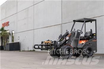 Cast 830D CARBON Mini loaders