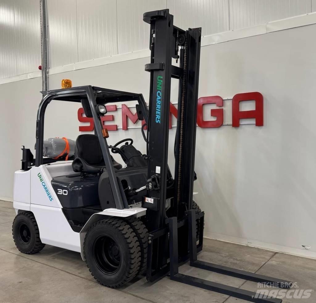 TCM 10694 - FHGE30T5 LPG trucks