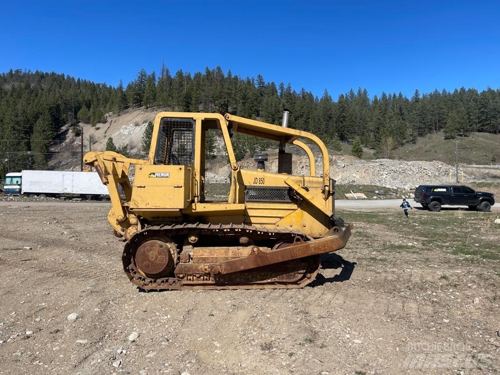 DEERE 850 Crawler dozers