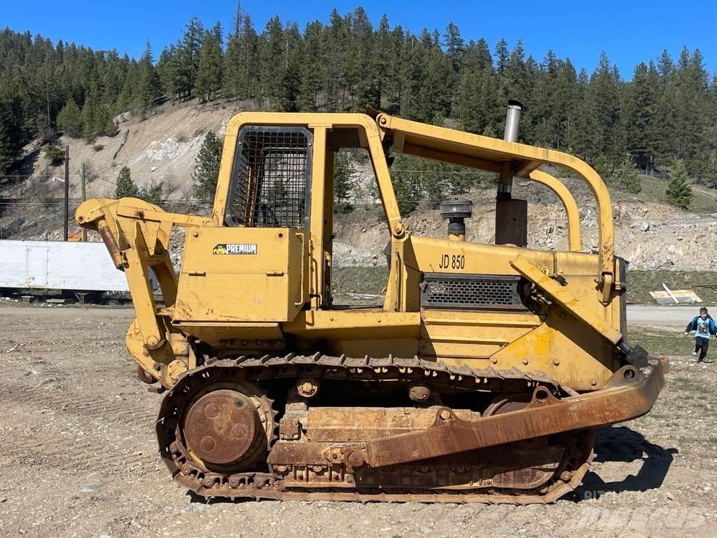 DEERE 850 Crawler dozers