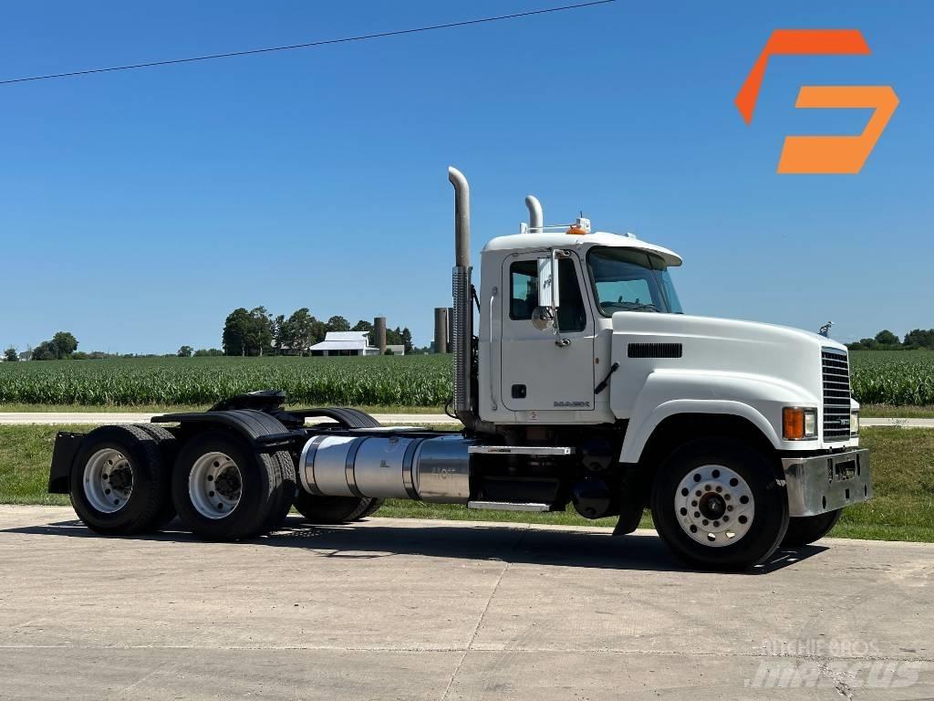 Mack CH 613 Tractor Units