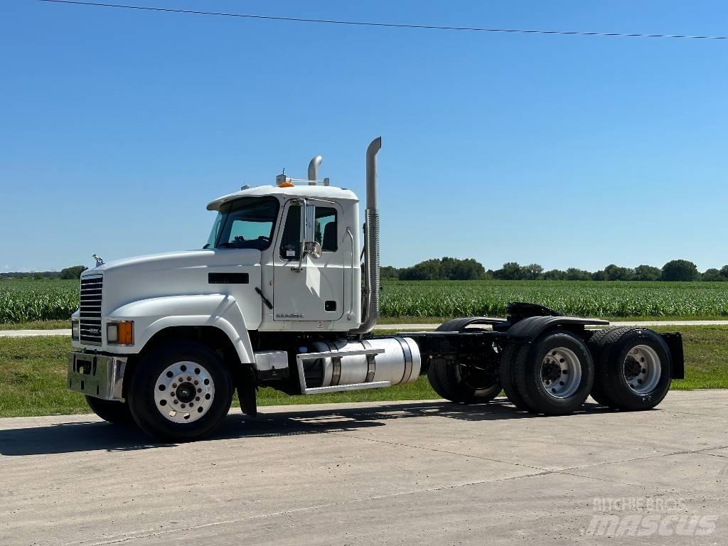 Mack CH 613 Tractor Units