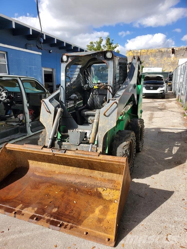 John Deere 314G Skid steer loaders