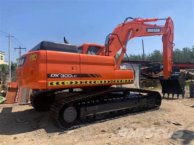 Doosan DX300 Crawler excavators