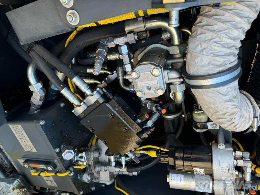 Bomag BF 300 C-2 Asphalt pavers