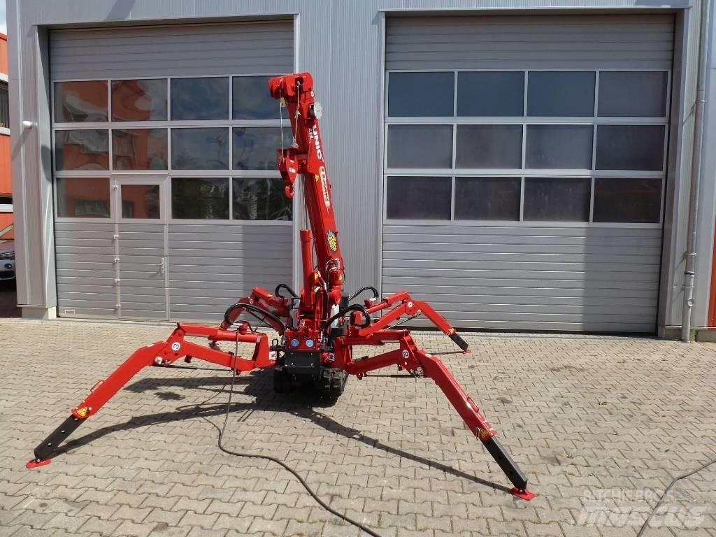 Unic URW-094 Tracked cranes