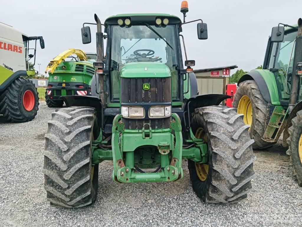 John Deere 6820 Tractors
