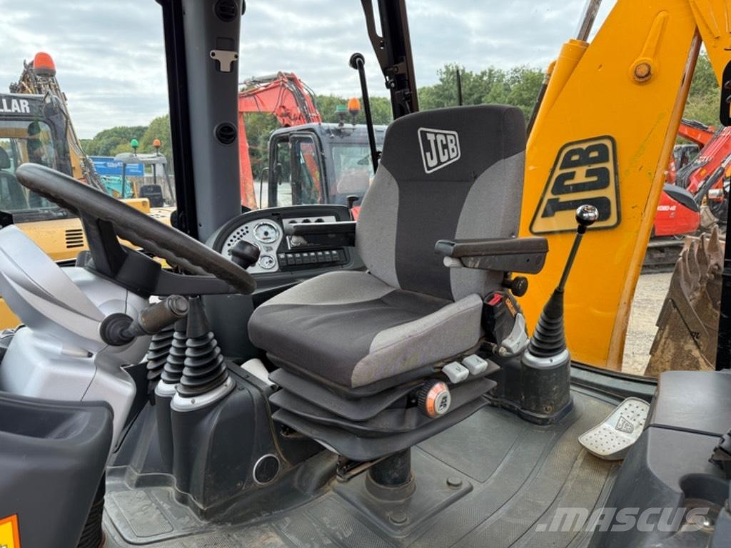 JCB 3 CX Backhoe loaders