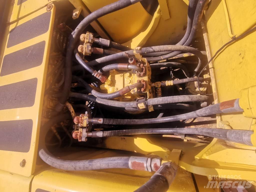 Komatsu PC 200-6 Crawler excavators