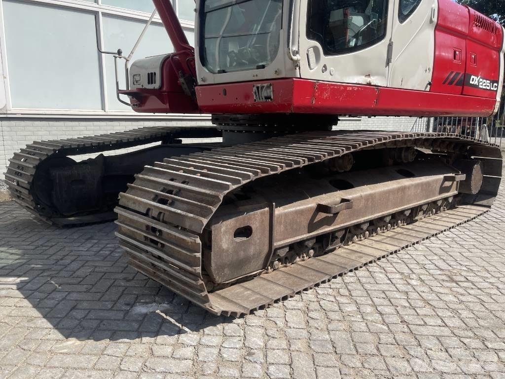 Doosan DX 225 LC Crawler excavators