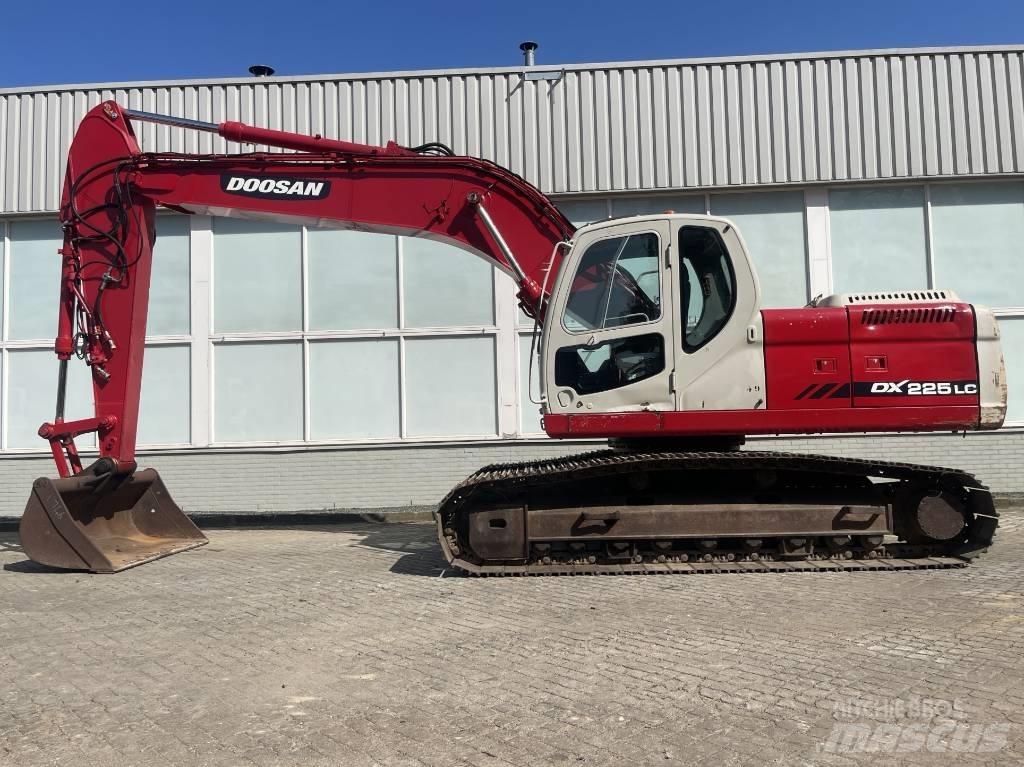 Doosan DX 225 LC Crawler excavators