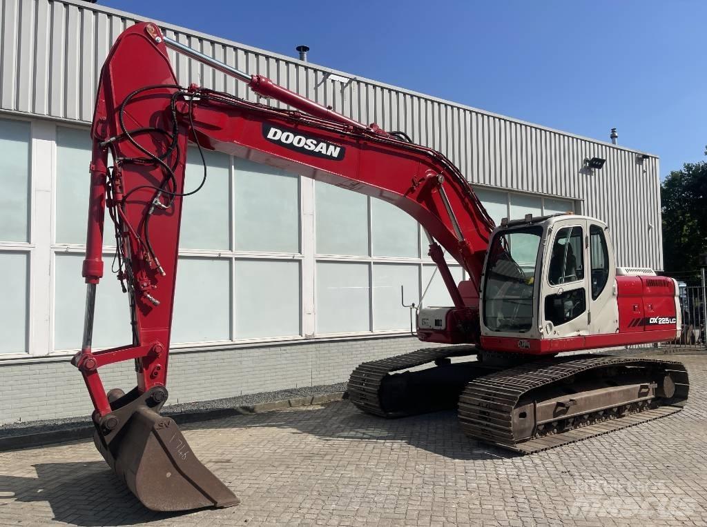 Doosan DX 225 LC Crawler excavators