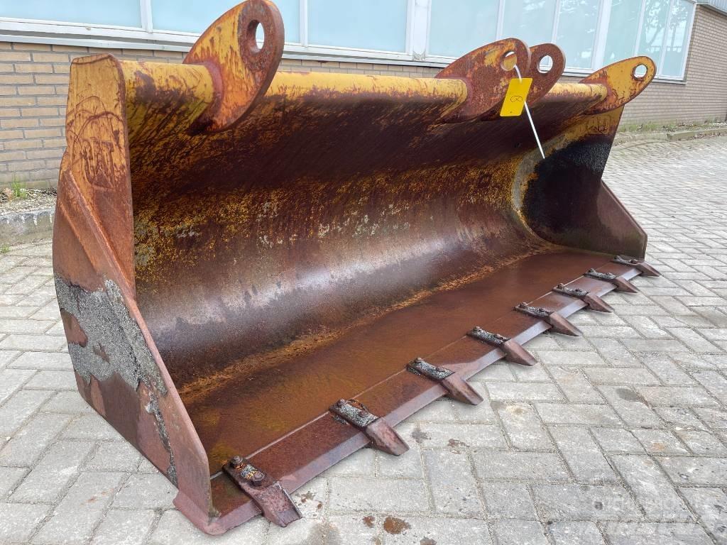 CAT Backhoe bucket Buckets
